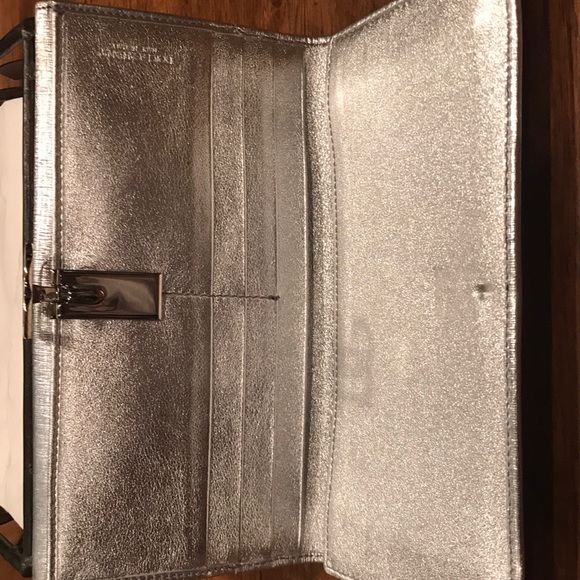 Dolce and Gabbana wallet. Never used! - Picture 3 of 4